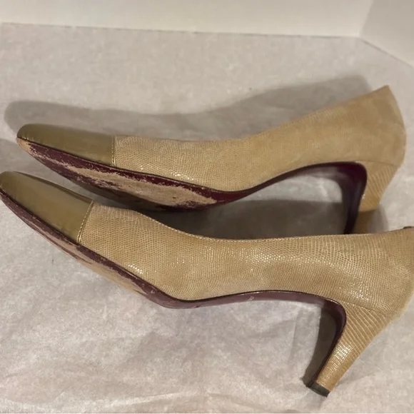 Amalfi by Rangoni Beige Khaki Croc Embossed Leather Pumps Size 9N Heels